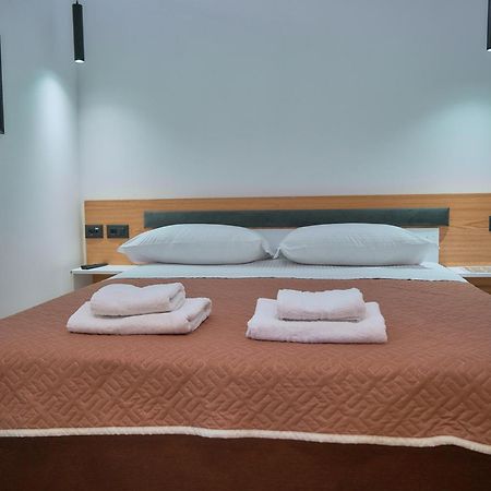 Kalpazo Inn Тирана Экстерьер фото