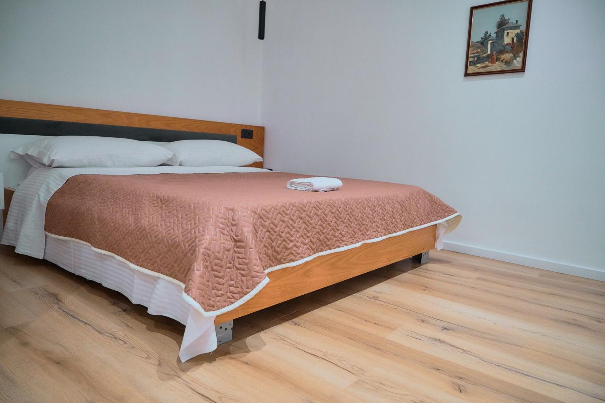 Kalpazo Inn Тирана Экстерьер фото