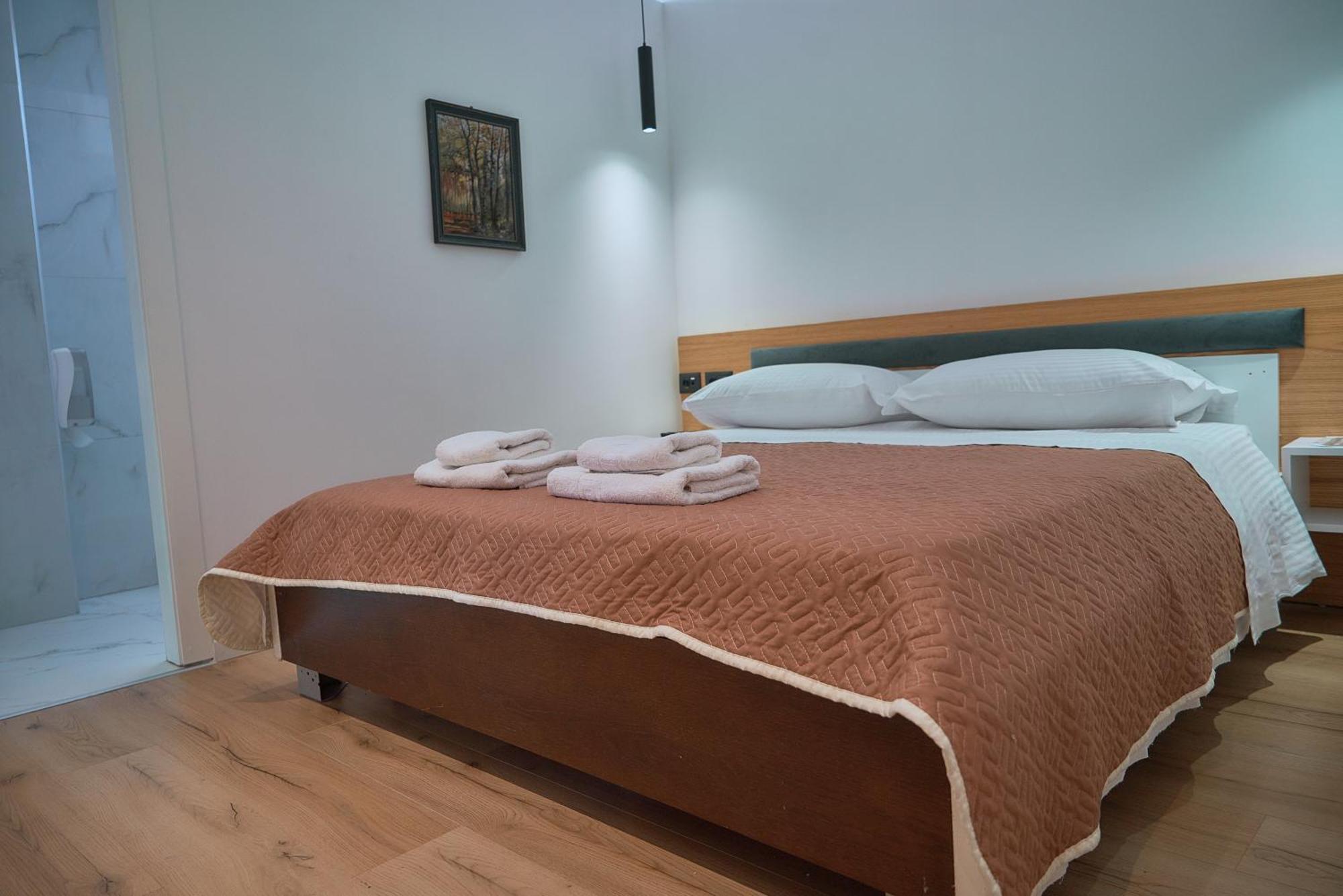 Kalpazo Inn Тирана Экстерьер фото