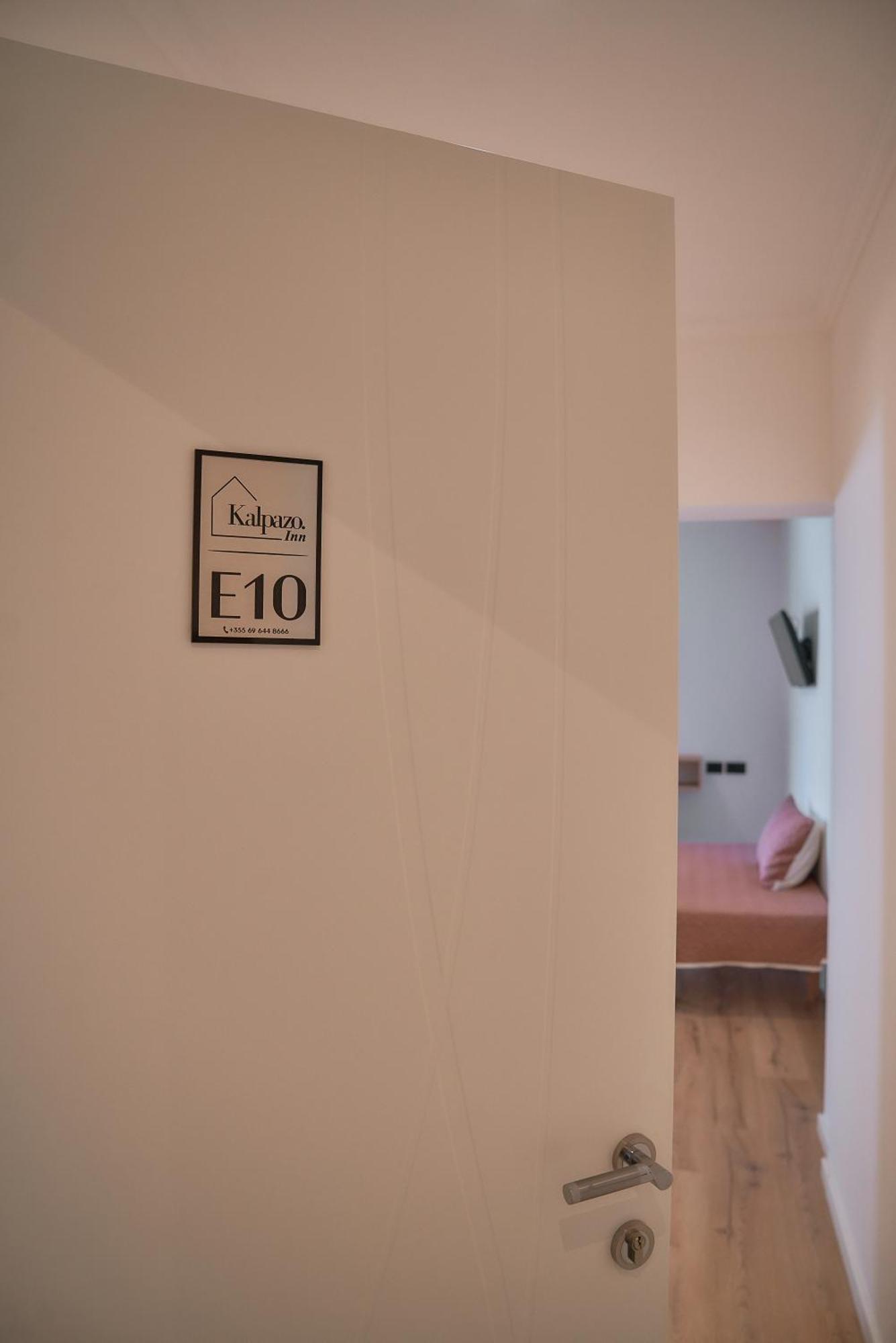 Kalpazo Inn Тирана Экстерьер фото
