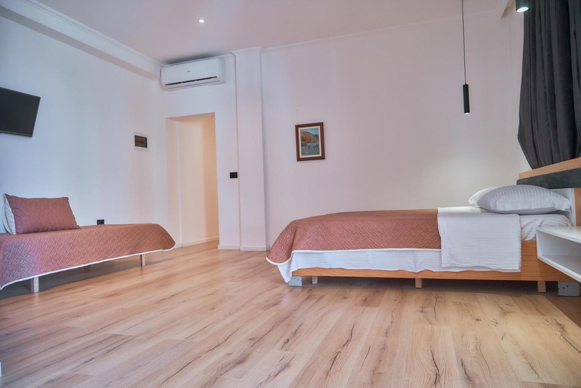 Kalpazo Inn Тирана Экстерьер фото