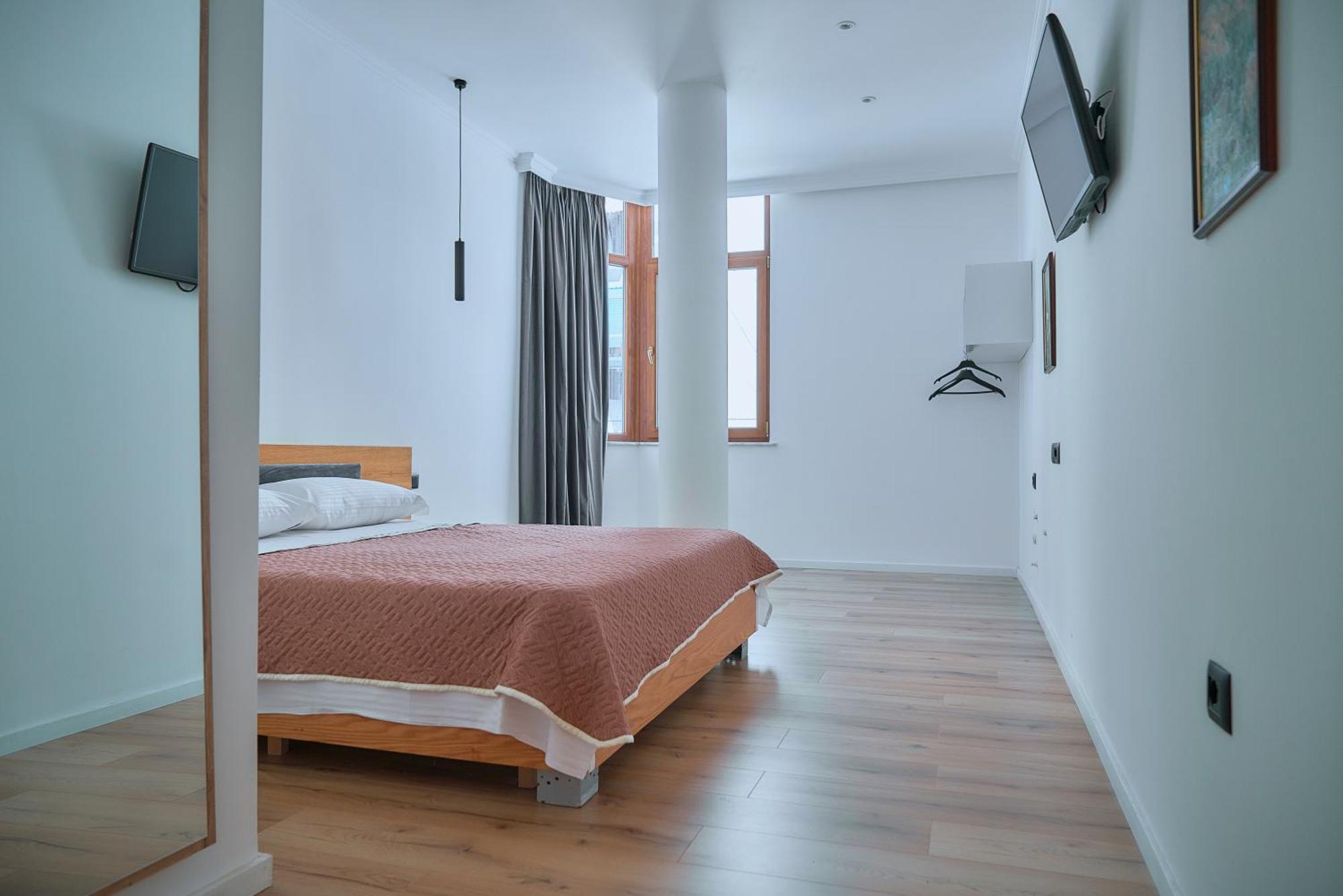 Kalpazo Inn Тирана Экстерьер фото