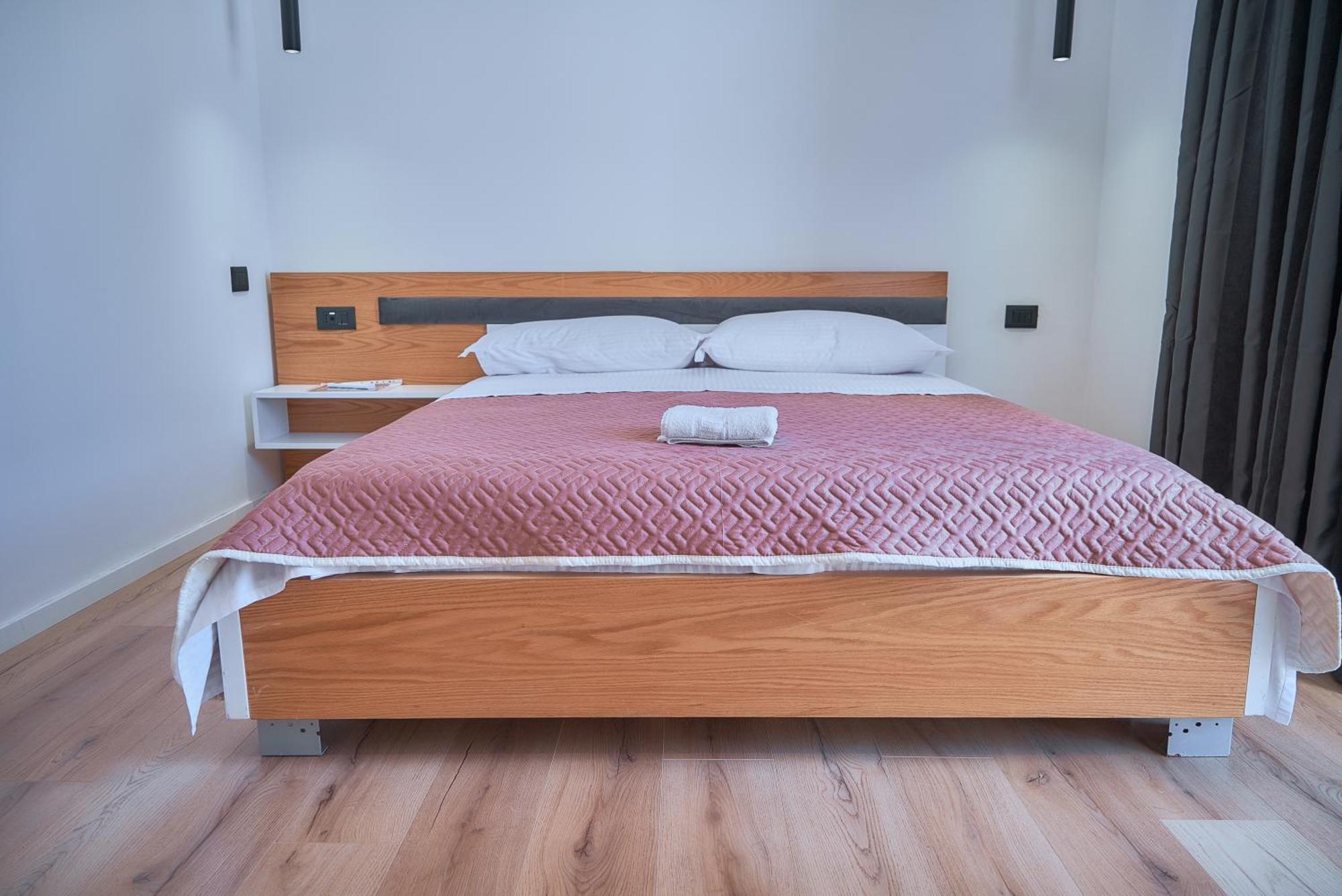 Kalpazo Inn Тирана Экстерьер фото