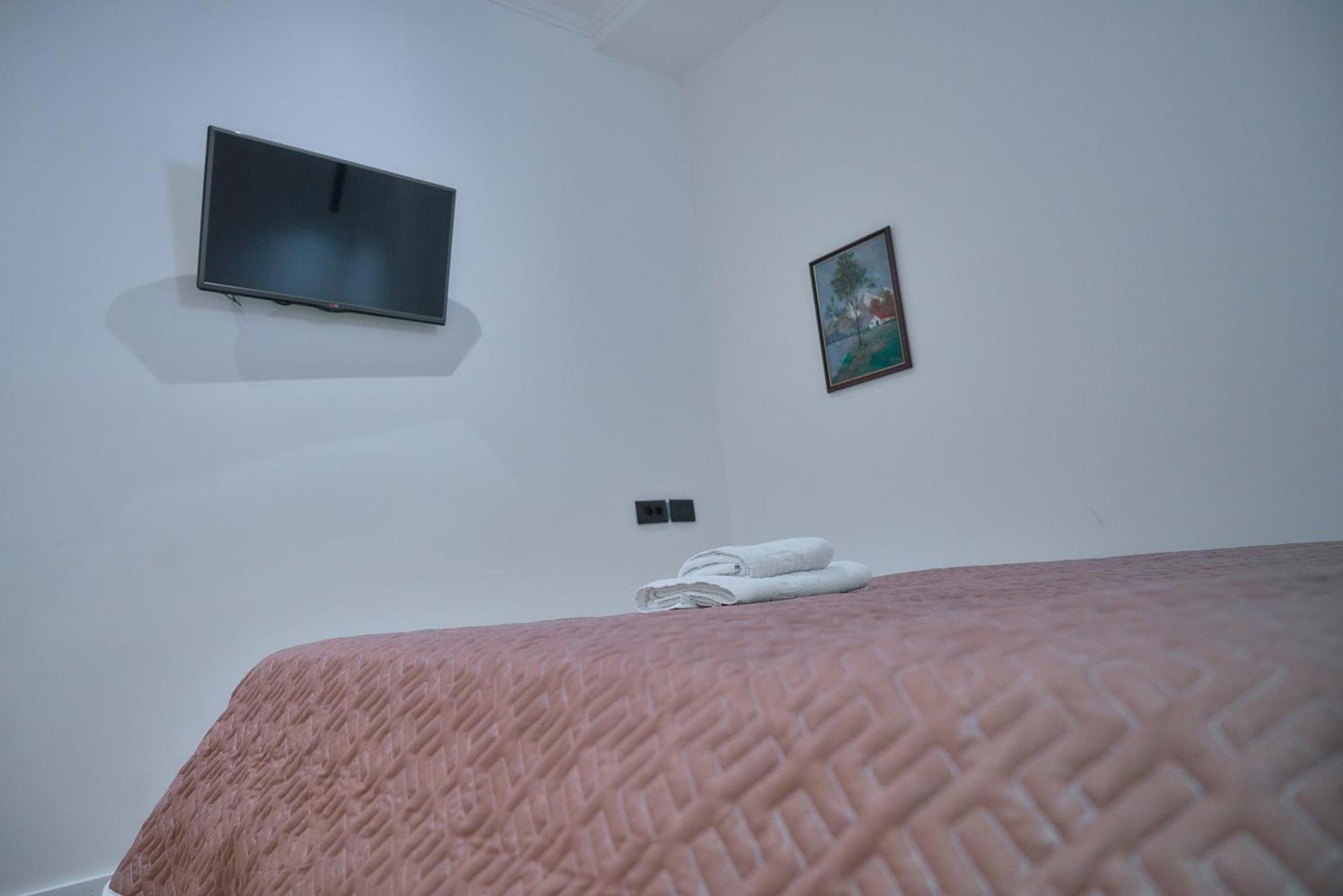 Kalpazo Inn Тирана Экстерьер фото