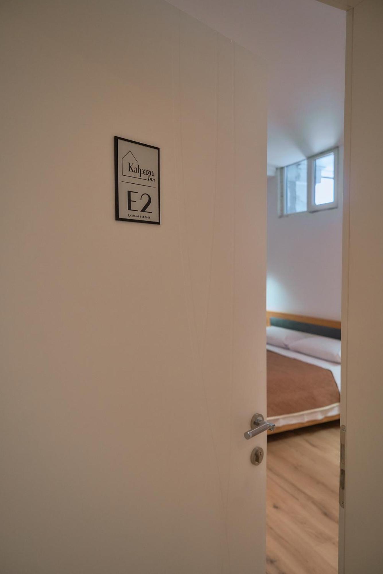 Kalpazo Inn Тирана Экстерьер фото