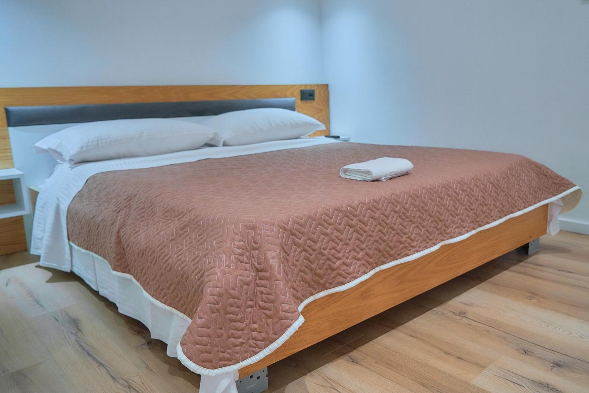 Kalpazo Inn Тирана Экстерьер фото