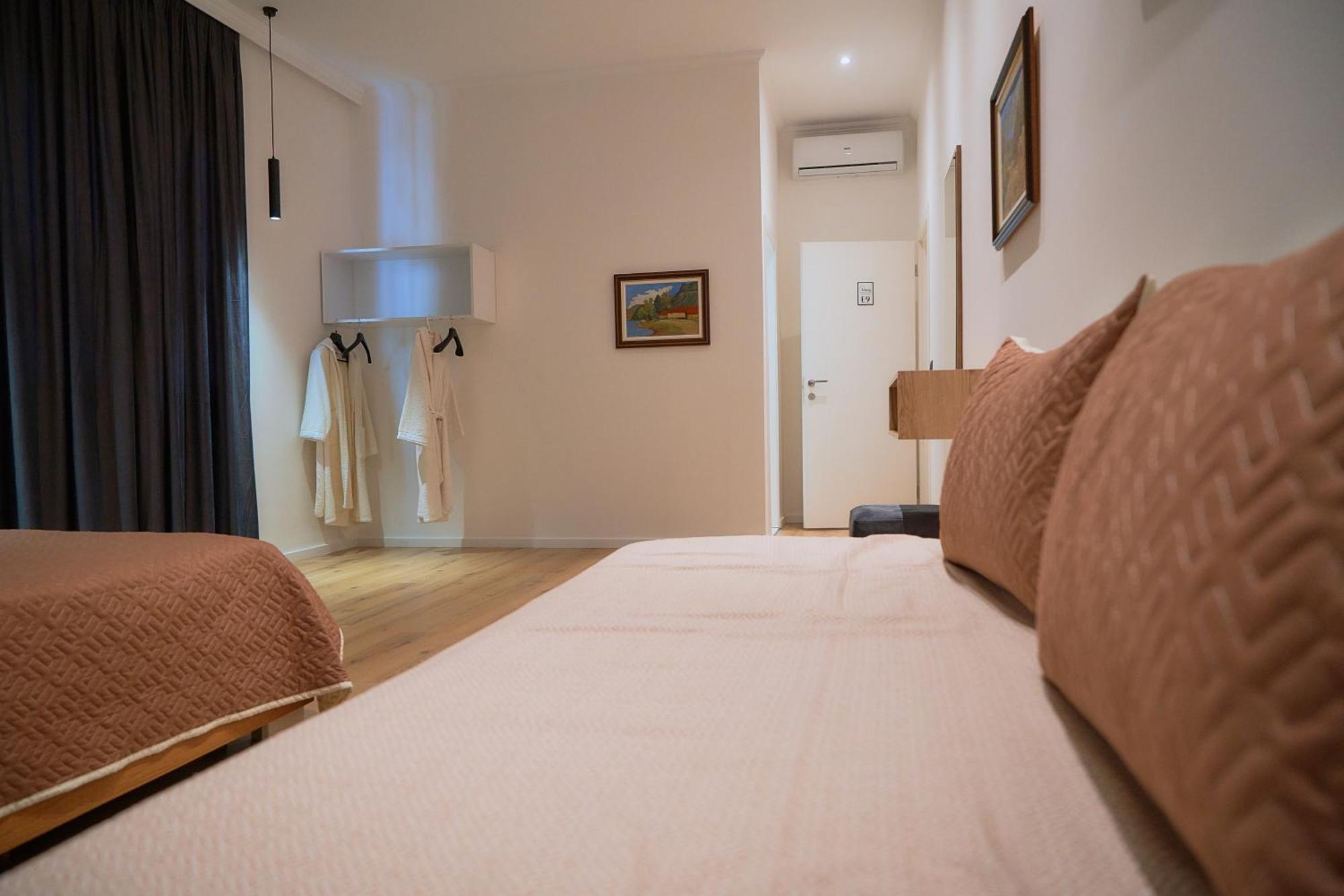 Kalpazo Inn Тирана Экстерьер фото