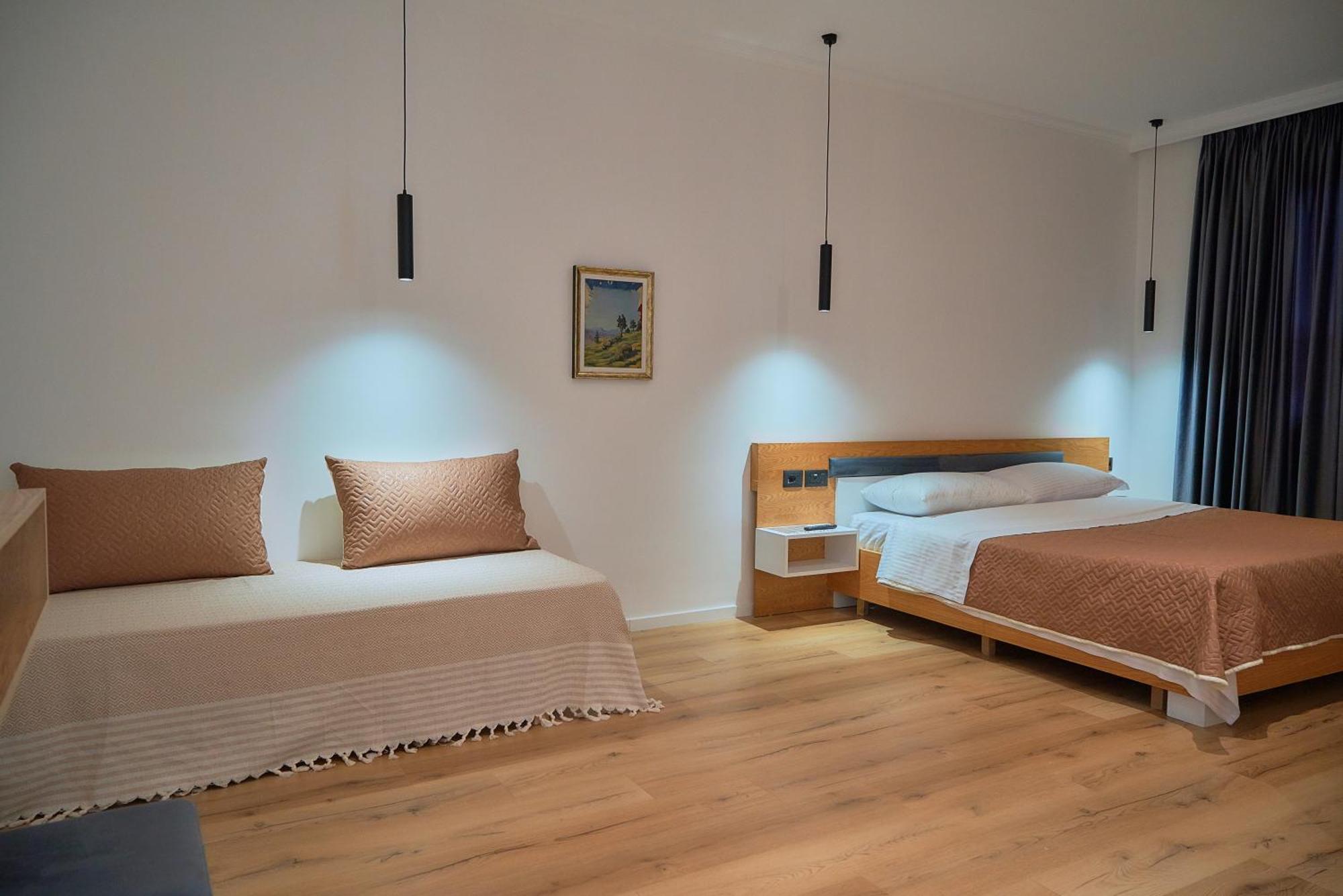Kalpazo Inn Тирана Экстерьер фото